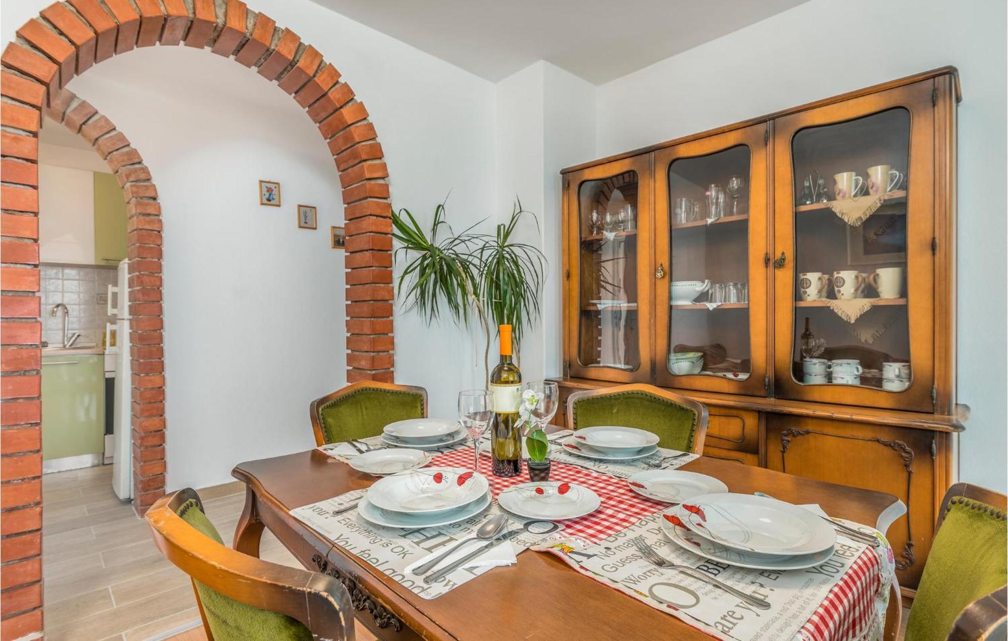 Lovely Apartment In Mali Losinj With Kitchen Eksteriør bilde