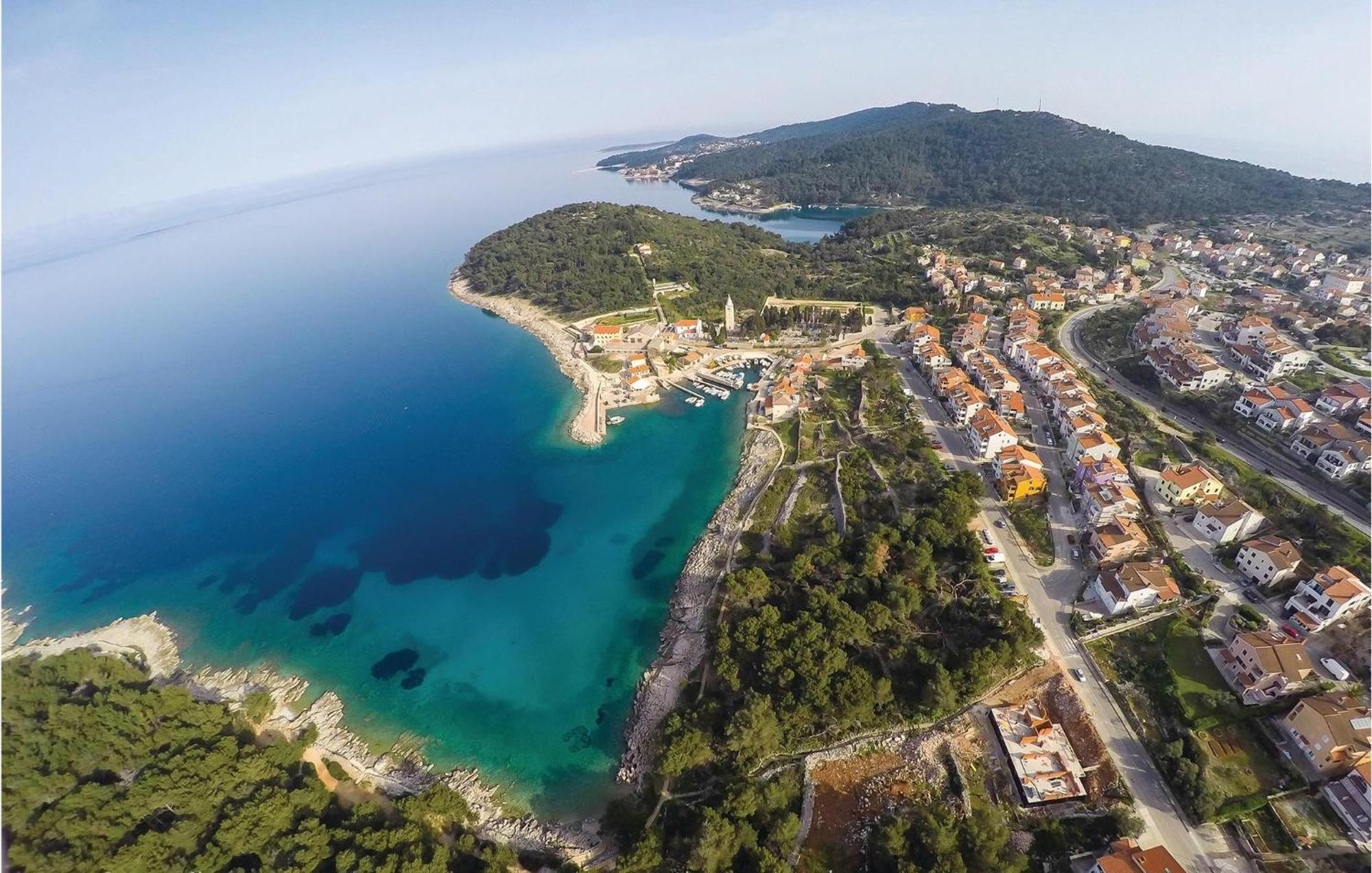 Lovely Apartment In Mali Losinj With Kitchen Eksteriør bilde