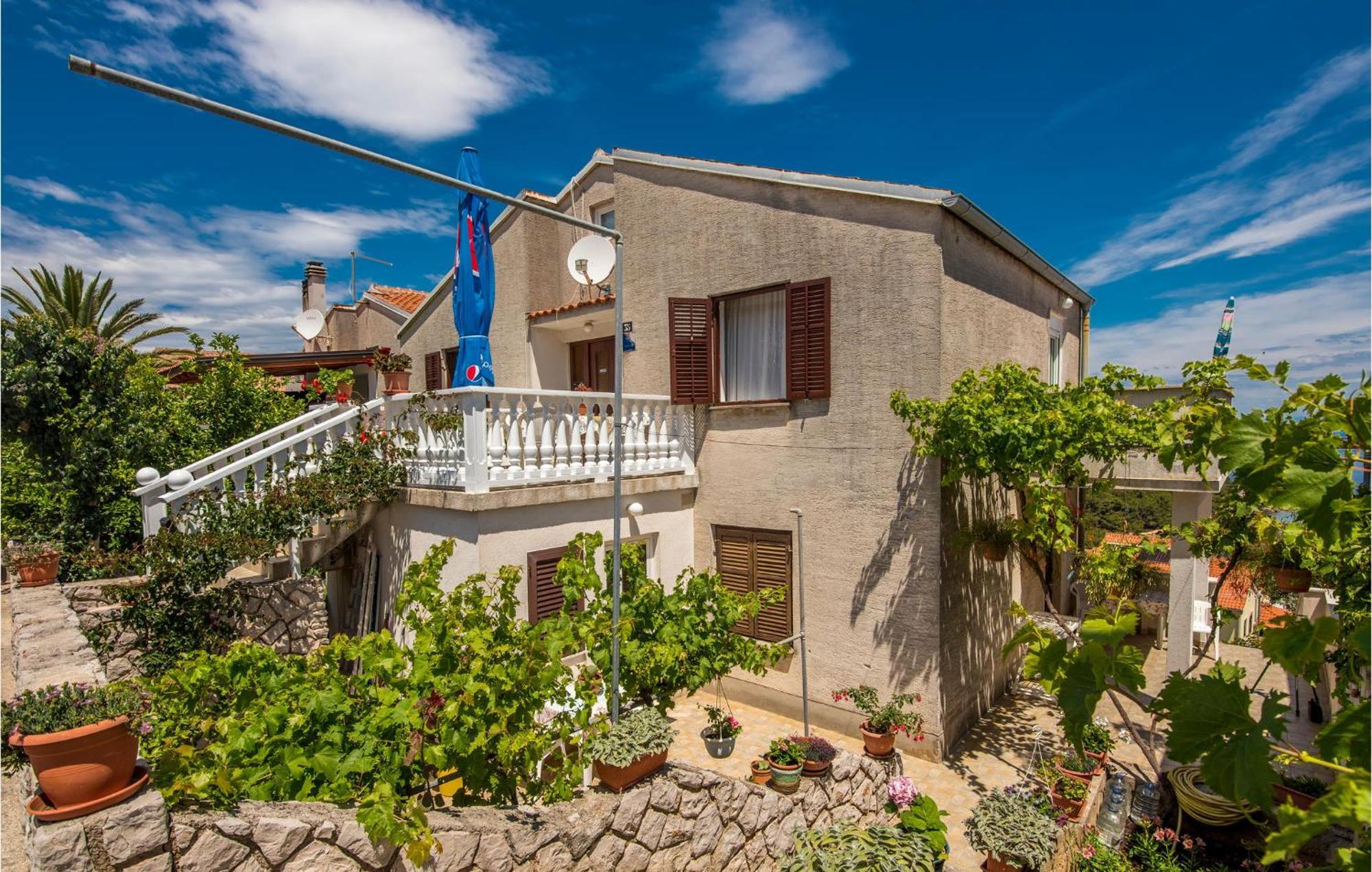 Lovely Apartment In Mali Losinj With Kitchen Eksteriør bilde
