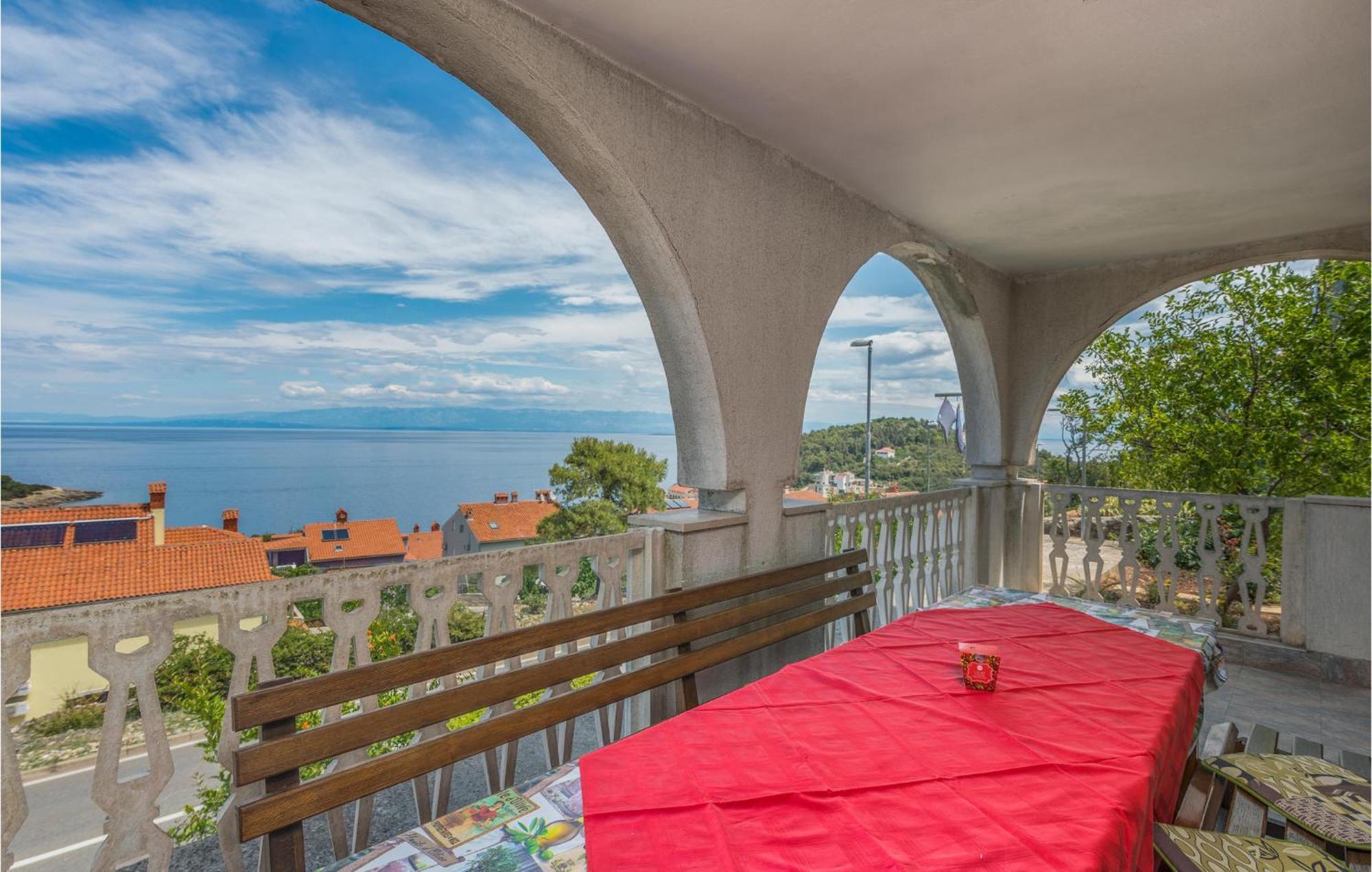 Lovely Apartment In Mali Losinj With Kitchen Eksteriør bilde