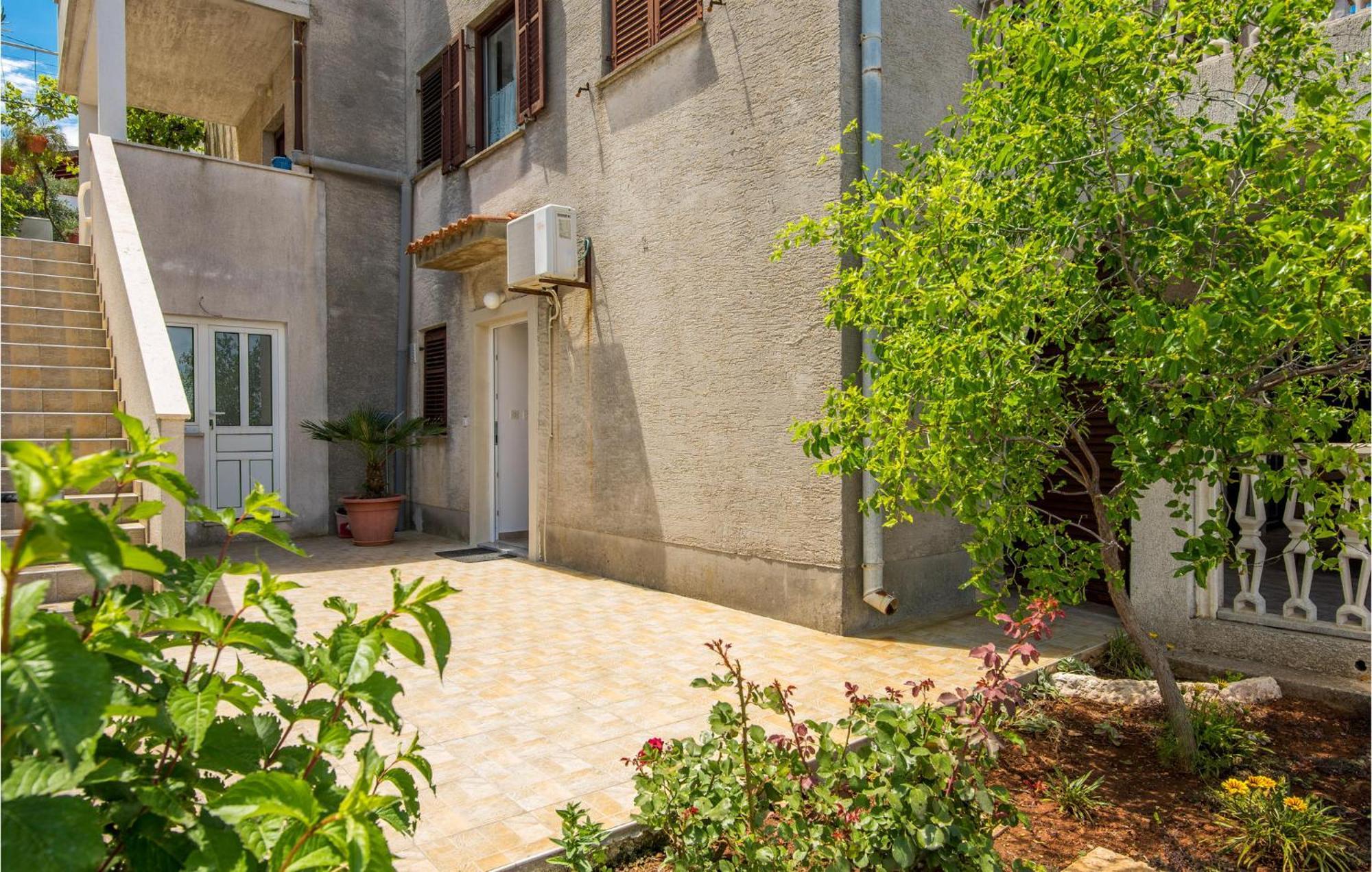 Lovely Apartment In Mali Losinj With Kitchen Eksteriør bilde