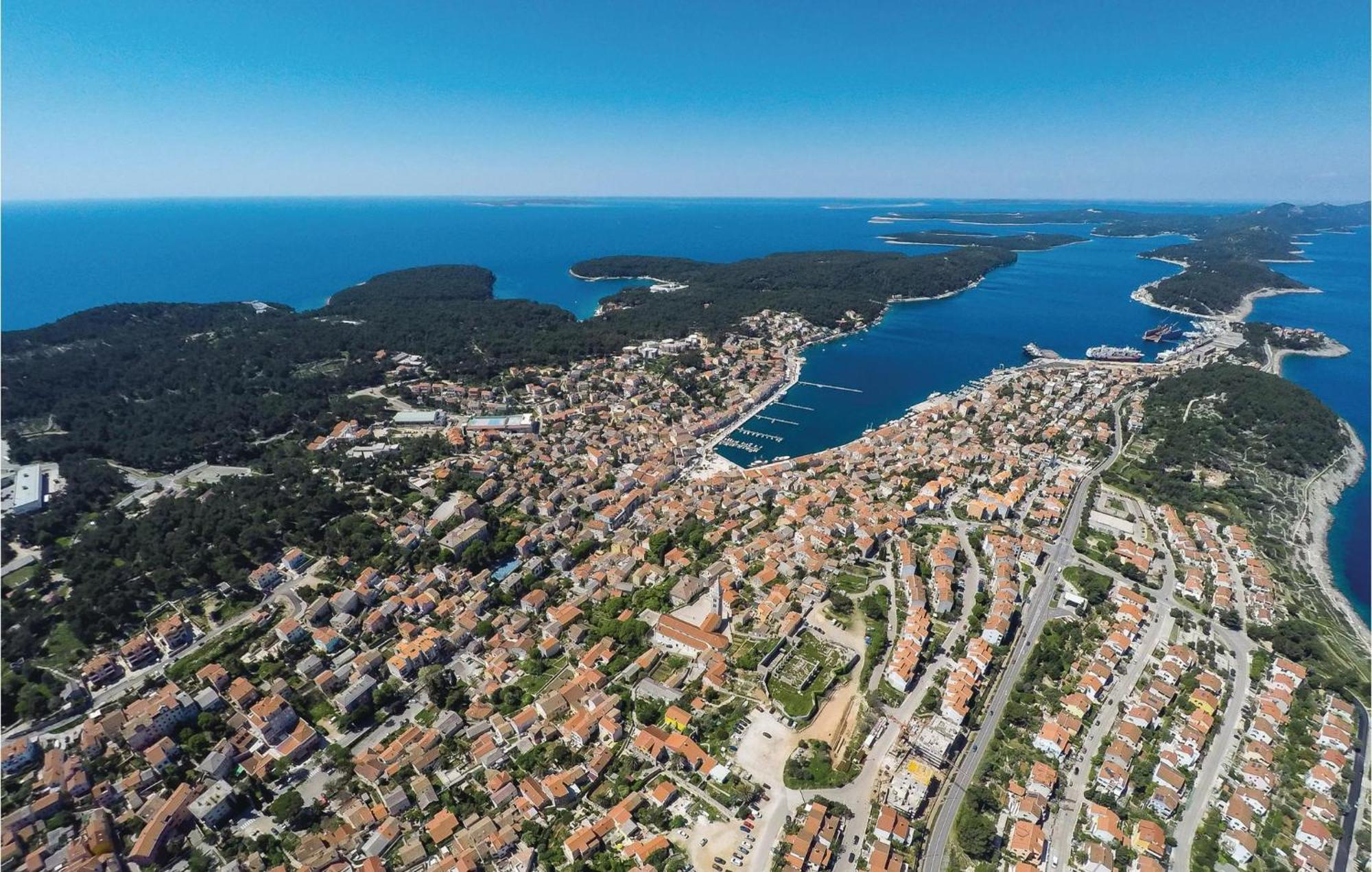 Lovely Apartment In Mali Losinj With Kitchen Eksteriør bilde